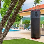 Patria With Media Room, Private Pool, Summer Kitchen, Gym Villa *