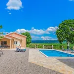 Patria With Media Room, Private Pool, Summer Kitchen, Gym Villa *