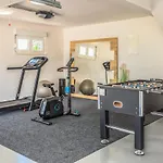 Villa Patria With Media Room, Private Pool, Summer Kitchen, Gym Lovreć