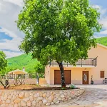Villa Patria With Media Room, Private Pool, Summer Kitchen, Gym Lovreć