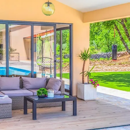 Patria With Media Room, Private Pool, Summer Kitchen, Gym Villa