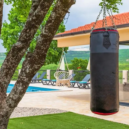 Patria With Media Room, Private Pool, Summer Kitchen, Gym Villa *
