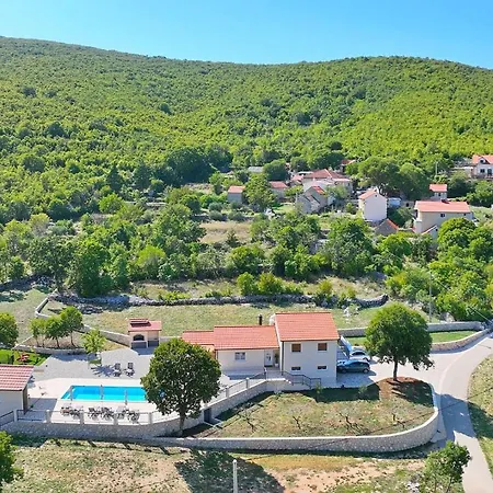 Patria With Media Room, Private Pool, Summer Kitchen, Gym * Lovrec